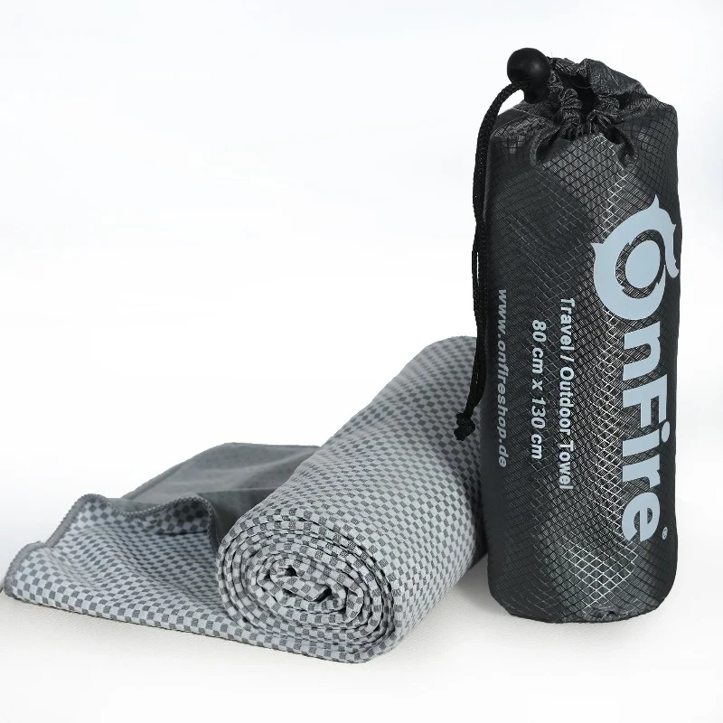 Mid Size Outdoor-Handtuch mit Bambus Aktivkohlefasern hellgrau 80x130 cm